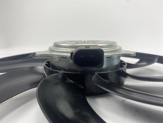 অটো এয়ার কন্ডিশনার অডি A4L Q5 B8 B9 Q3 A5 C7 OEM 8K0959455G অটোমোটিভ এ / সি কুলিং সিস্টেমের জন্য বৈদ্যুতিক রেডিয়েটার কুলিং ফ্যান